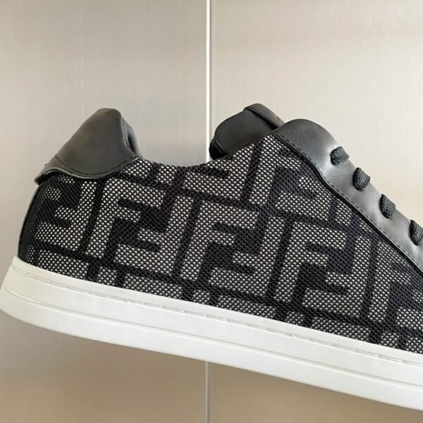 Fendi sneaker 2025072137