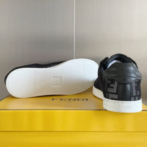 Fendi sneaker 2025072137
