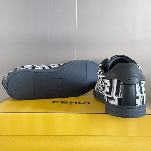 Fendi sneaker 2025072139