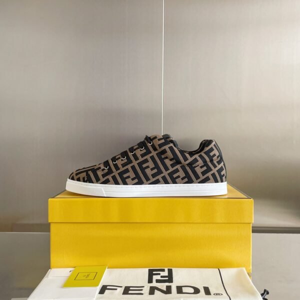 Fendi sneaker 2025072140