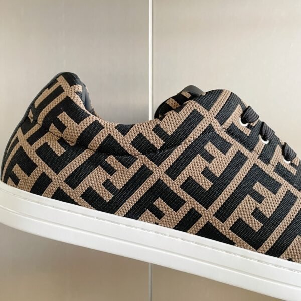 Fendi sneaker 2025072140