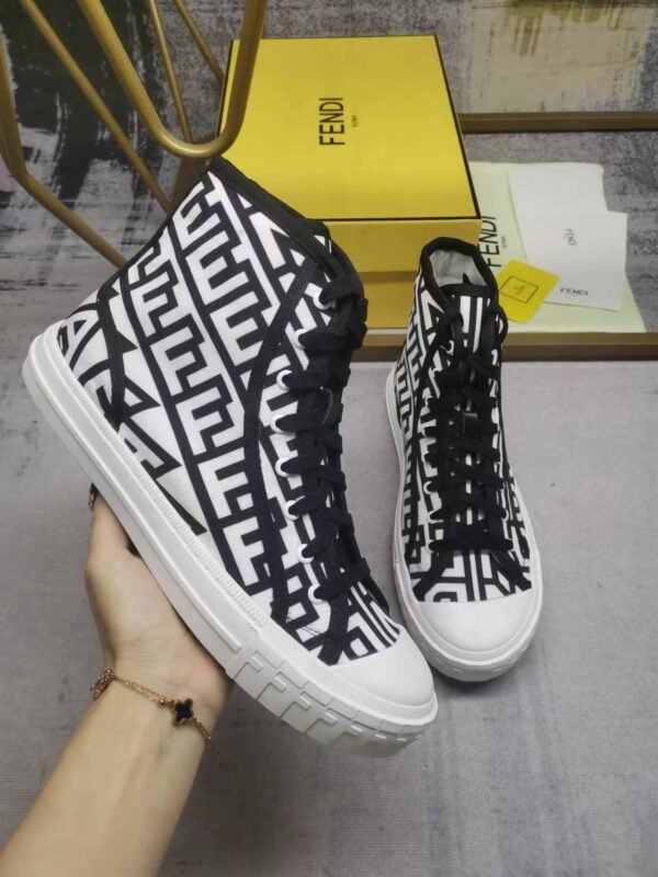 Fendi sneaker 2025072146