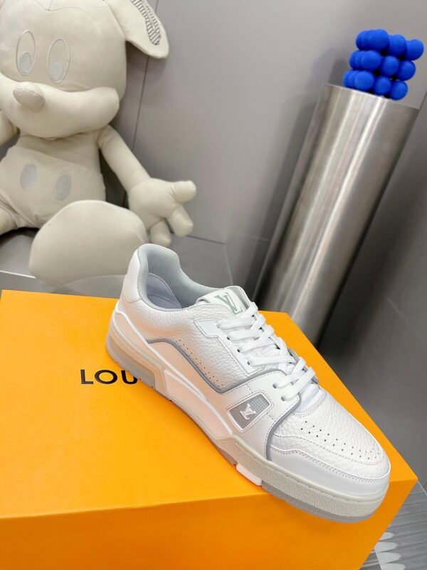 Louis Vuiton sneaker 2025072176