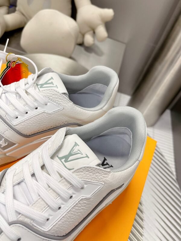 Louis Vuiton sneaker 2025072176