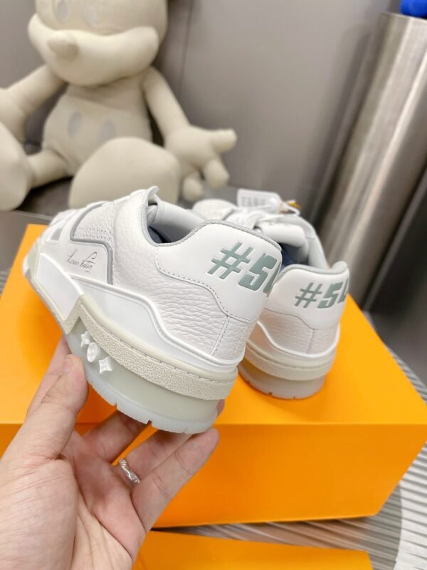 Louis Vuiton sneaker 2025072176