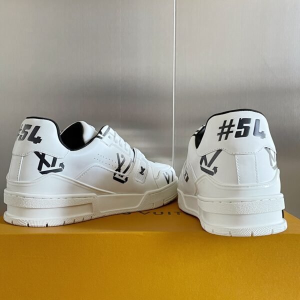 Louis Vuiton sneaker 2025072198