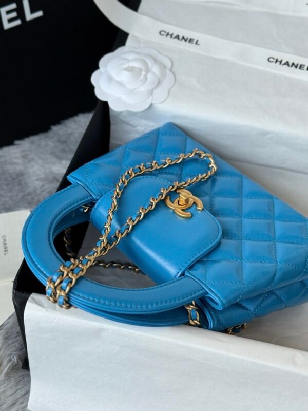 Chanel MM Kelly Shopper Blue Handle Bags