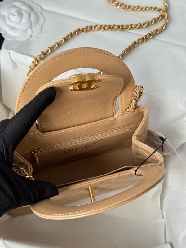 Chanel MM Kelly Shopper Beige Handle Bags