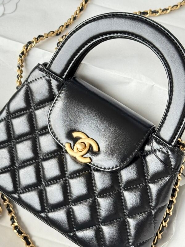 Chanel MM Kelly Shopper Black Handle Bags