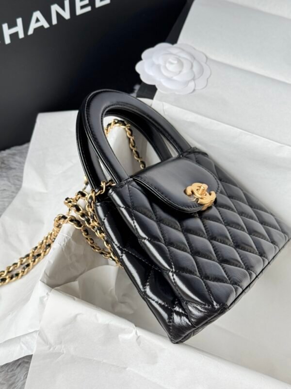 Chanel MM Kelly Shopper Black Handle Bags