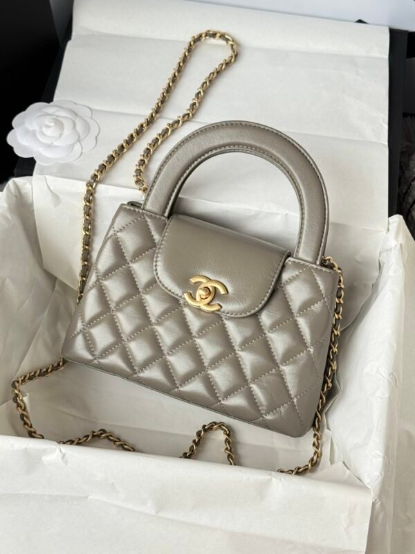 Chanel MM Kelly Shopper Light Gray Handle Bags