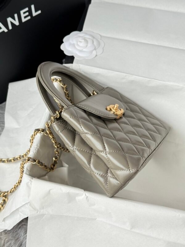 Chanel MM Kelly Shopper Light Gray Handle Bags