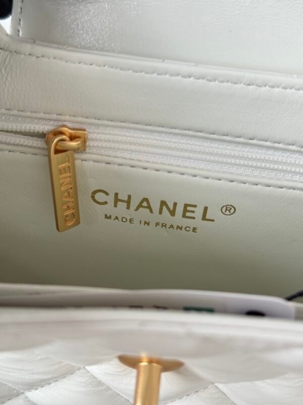 Chanel MM Kelly Shopper White Shiny Handle Bags
