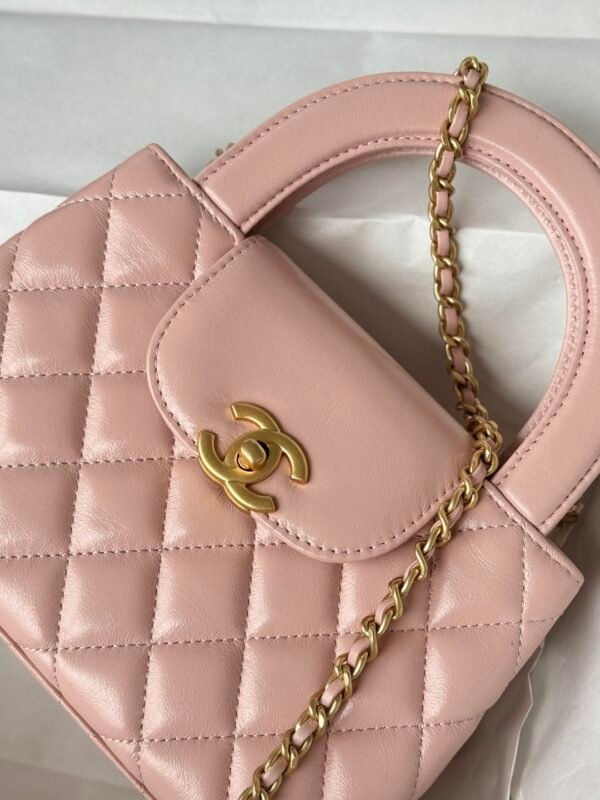 Chanel MM Kelly Shopper Light Pink Shiny Handle Bags