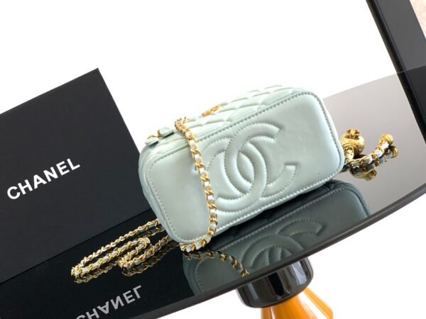 Chanel Metallic Green Lambskin Quilted Small CC Dynasty Vanity Case With Chain [Metal ball series]