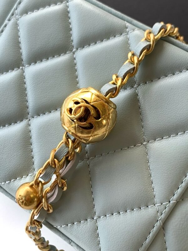 Chanel Metallic Green Lambskin Quilted Small CC Dynasty Vanity Case With Chain [Metal ball series]