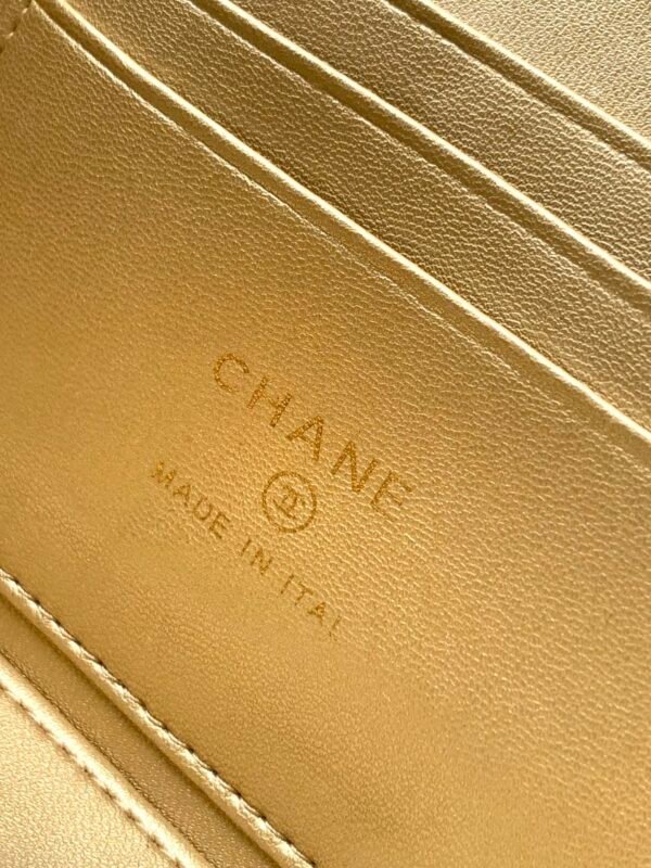 Chanel Metallic Green Lambskin Quilted Small CC Dynasty Vanity Case With Chain [Metal ball series]