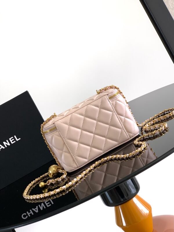 Chanel Pink Lambskin Quilted Small CC Dynasty Vanity Case With Chain [Metal ball series]