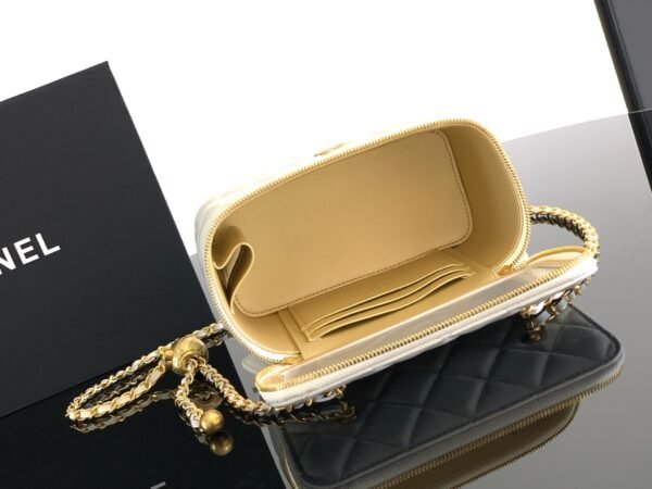 Chanel White Lambskin Quilted Small CC Dynasty Vanity Case With Chain [Metal ball series]