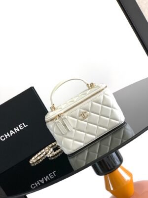 Chanel White Lambskin Quilted Small CC Dynasty Vanity Case With Chain