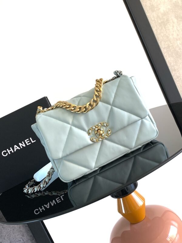 Chanel 19 Handbag Shiny Lambskin, Gold-Tone, Silver-Tone & Ruthenium-Finish Metal Green