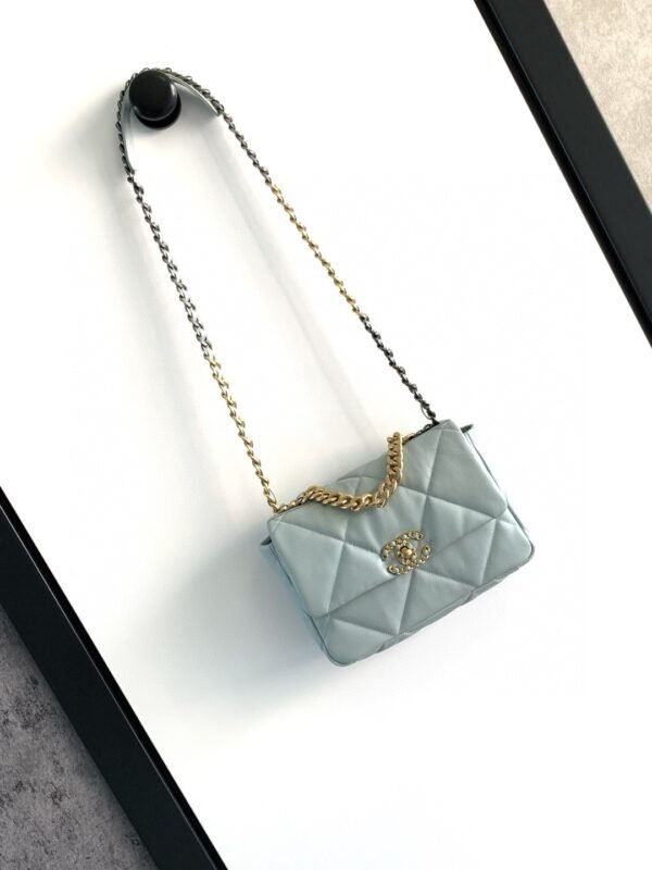 Chanel 19 Handbag Shiny Lambskin, Gold-Tone, Silver-Tone & Ruthenium-Finish Metal Green