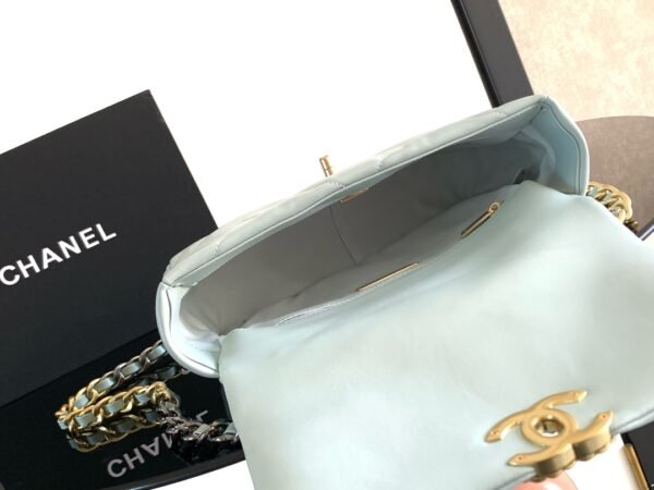 Chanel 19 Handbag Shiny Lambskin, Gold-Tone, Silver-Tone & Ruthenium-Finish Metal Green