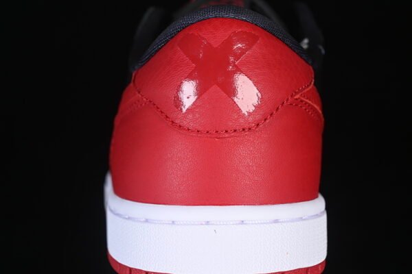 Jordan 1 Retro Low OG Banned IW6276-001