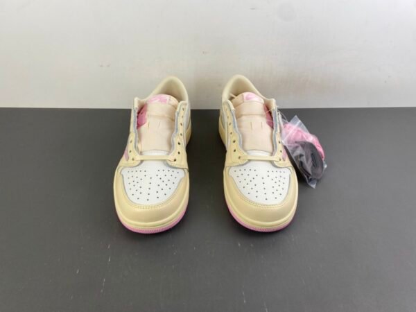 Jordan 1 Retro Low OG SP Travis Scott Shy Pink  IQ7604-100