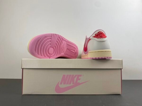 Jordan 1 Retro Low OG SP Travis Scott Sail Tropical Pink  IQ7604-101