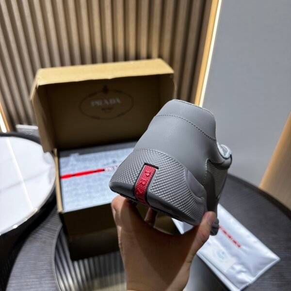 Prada Sneaker 26093001
