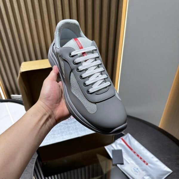 Prada Sneaker 26093001