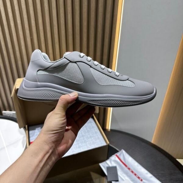 Prada Sneaker 26093001