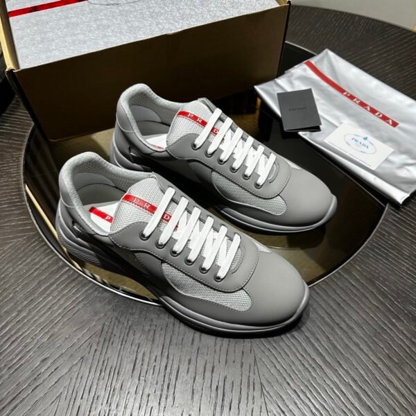 Prada Sneaker 26093001