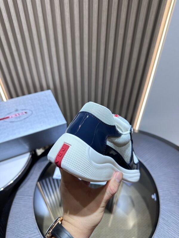 Prada Sneaker 26093005