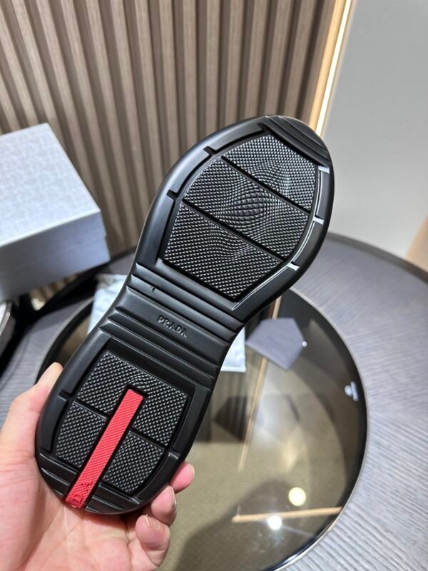 Prada Sneaker 26093006